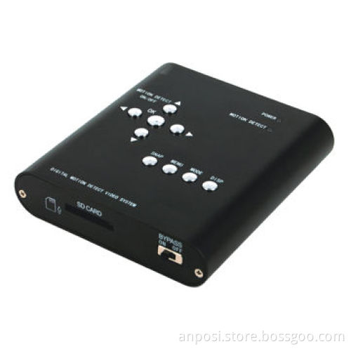 SD card recorder with 640 x 480 pixels resolution